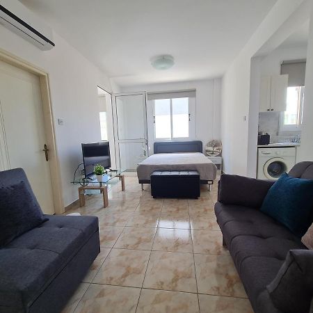 Laertis 2 Complex, Studio Apartment 106 - By Imh Travel & Tours Paphos Exterior photo